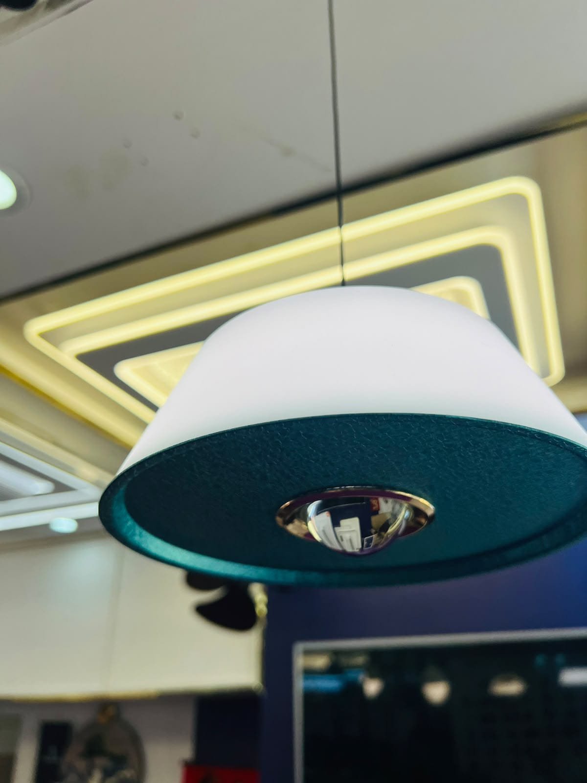 INNOVATE Free Lift Sensor Pendant Light